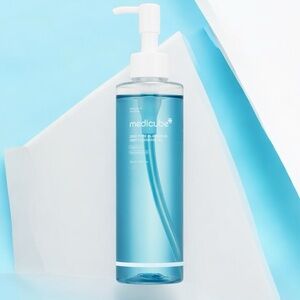 NWT Medicube Zero Pore Blackhead Deep Cleansing Oil Full Size 205mL